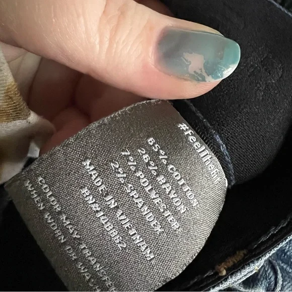 Torrid | Short Bombshell Skinny Premium Stretch High-Rise Jean - Picture 6 of 7